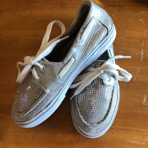 Girls Silver sequin shoes Size 4 - Picture 1 of 10